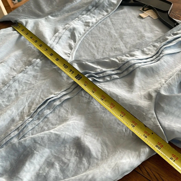 Michael Kors long sleeve v neck top size large satin - Picture 12 of 13